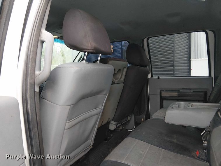 image for item DJ7872 2011 Ford F550 Super Duty Crew Cab truck cab and chassis