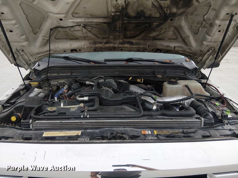 image for item DJ7872 2011 Ford F550 Super Duty Crew Cab truck cab and chassis