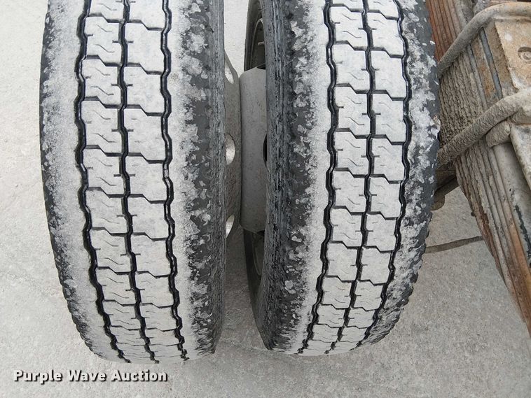 image for item DJ7872 2011 Ford F550 Super Duty Crew Cab truck cab and chassis