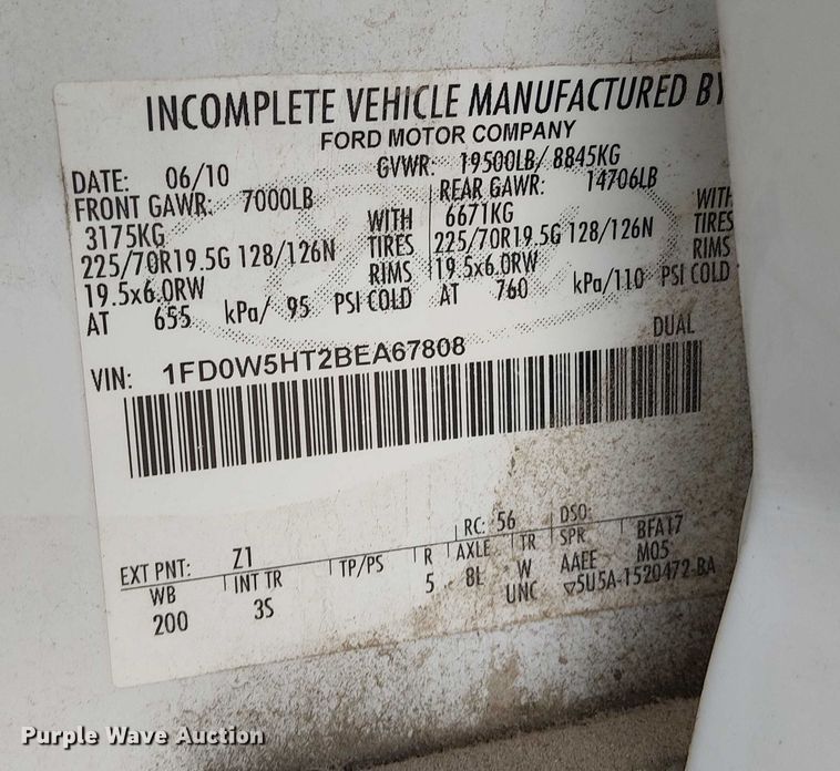 image for item DJ7872 2011 Ford F550 Super Duty Crew Cab truck cab and chassis