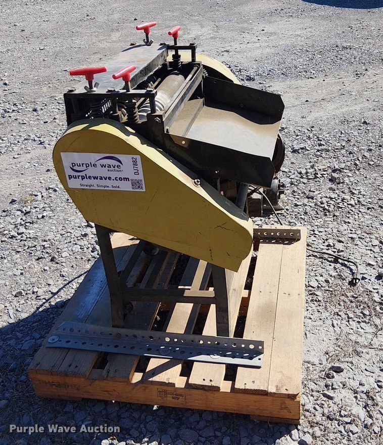 image for item DJ7882 (2) wire strippers