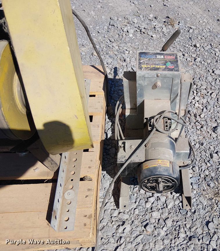 image for item DJ7882 (2) wire strippers