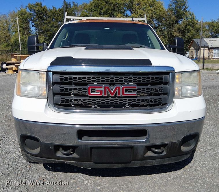 image for item DJ7887 2013 GMC Sierra 2500HD pickup truck