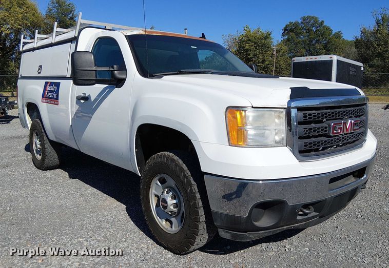 image for item DJ7887 2013 GMC Sierra 2500HD pickup truck