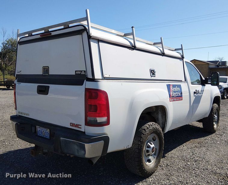 image for item DJ7887 2013 GMC Sierra 2500HD pickup truck