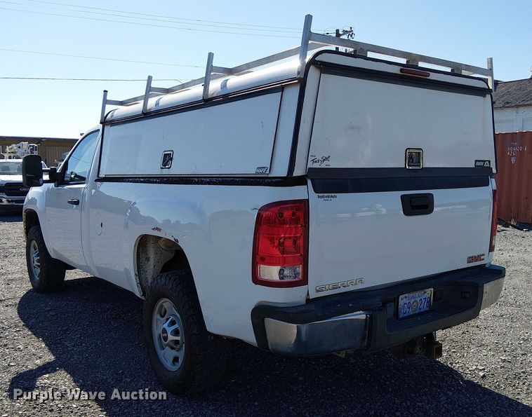 image for item DJ7887 2013 GMC Sierra 2500HD pickup truck