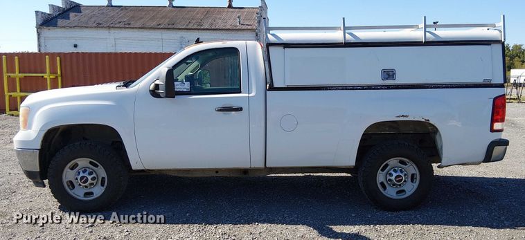image for item DJ7887 2013 GMC Sierra 2500HD pickup truck