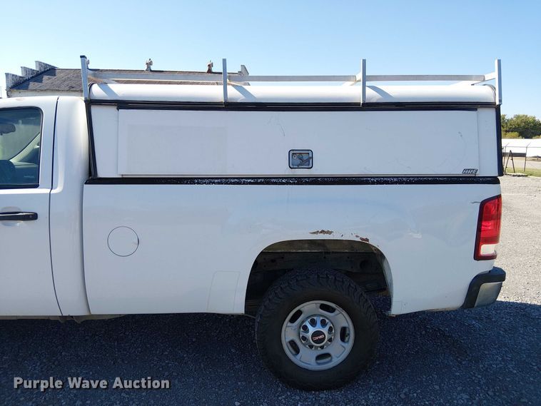 image for item DJ7887 2013 GMC Sierra 2500HD pickup truck