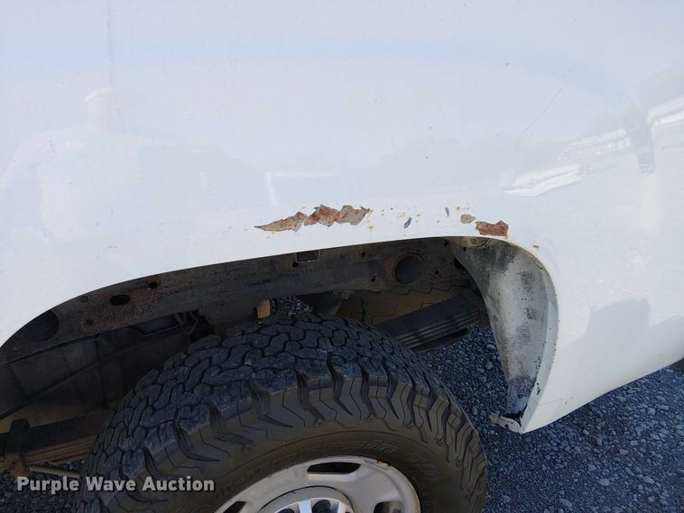 image for item DJ7887 2013 GMC Sierra 2500HD pickup truck