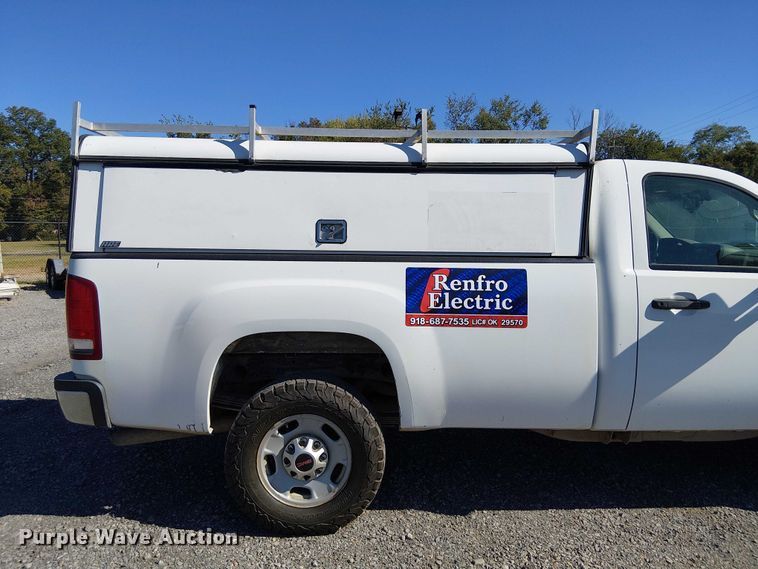 image for item DJ7887 2013 GMC Sierra 2500HD pickup truck