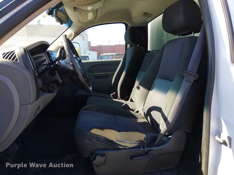 image for item DJ7887 2013 GMC Sierra 2500HD pickup truck