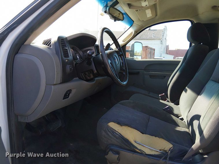 image for item DJ7887 2013 GMC Sierra 2500HD pickup truck