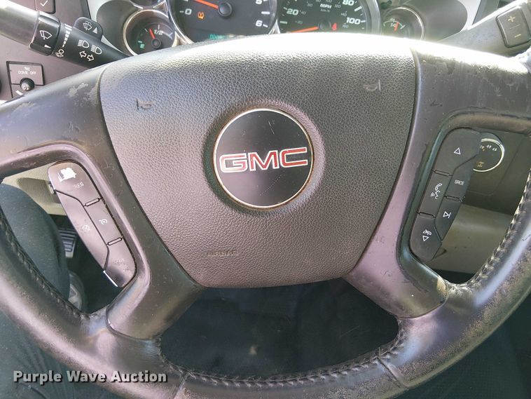 image for item DJ7887 2013 GMC Sierra 2500HD pickup truck