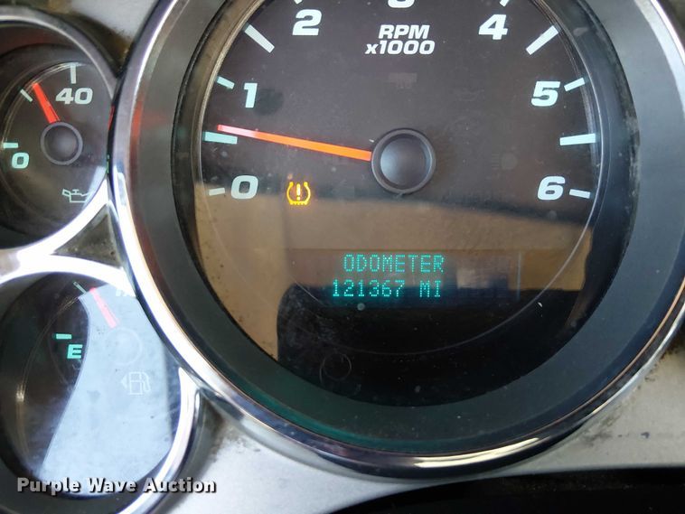 image for item DJ7887 2013 GMC Sierra 2500HD pickup truck