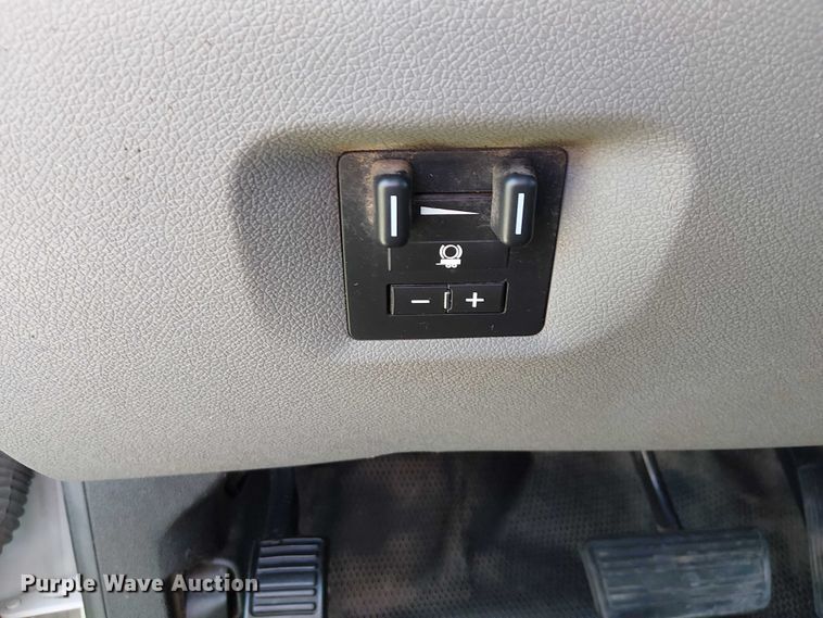 image for item DJ7887 2013 GMC Sierra 2500HD pickup truck