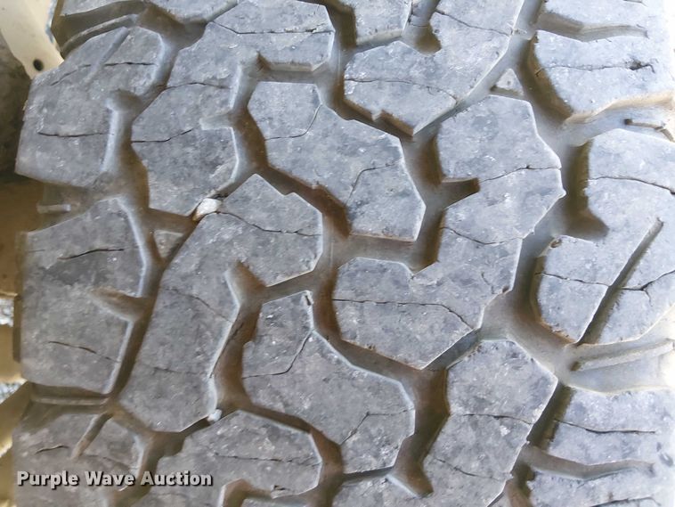 image for item DJ7887 2013 GMC Sierra 2500HD pickup truck