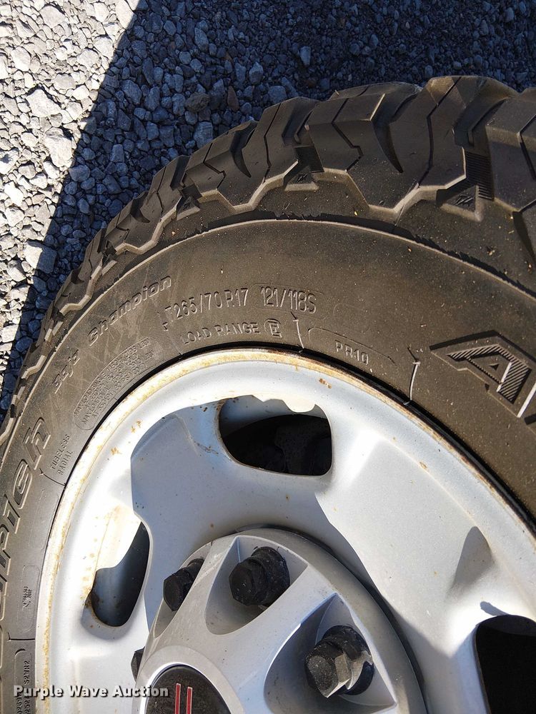 image for item DJ7887 2013 GMC Sierra 2500HD pickup truck