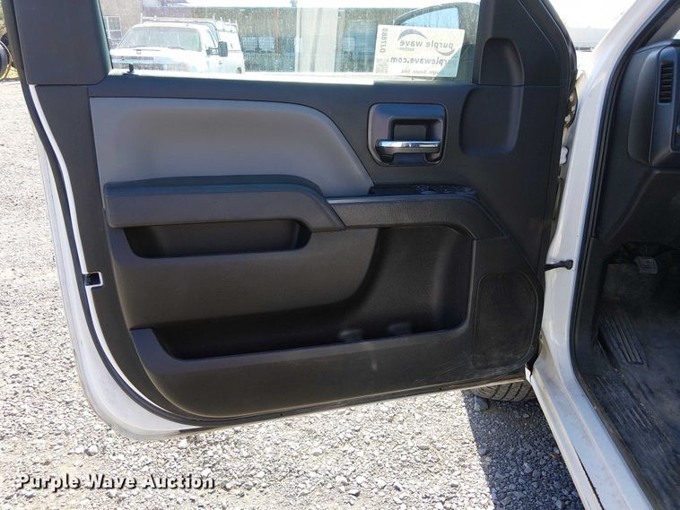 image for item DJ7888 2018 GMC Sierra 1500 pickup truck