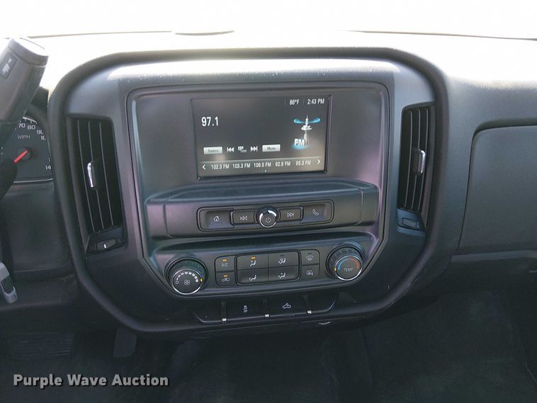 image for item DJ7888 2018 GMC Sierra 1500 pickup truck