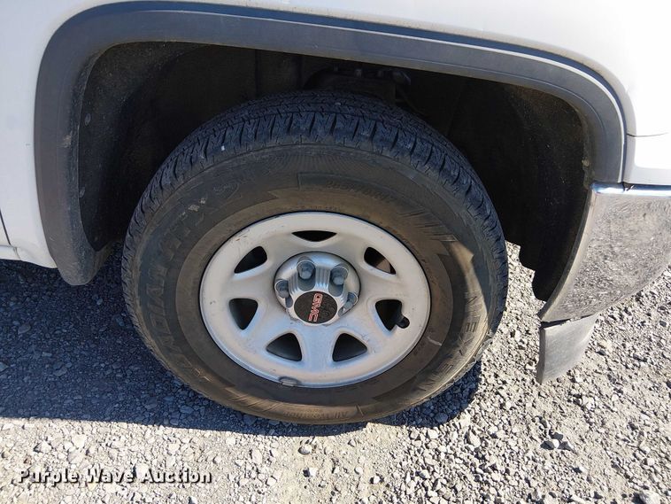 image for item DJ7888 2018 GMC Sierra 1500 pickup truck