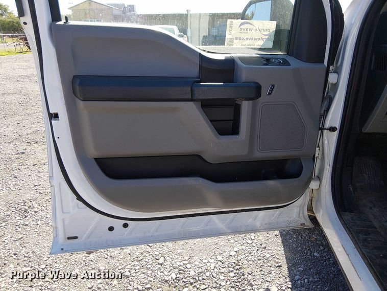 image for item DJ7889 2019 Ford F150 pickup truck