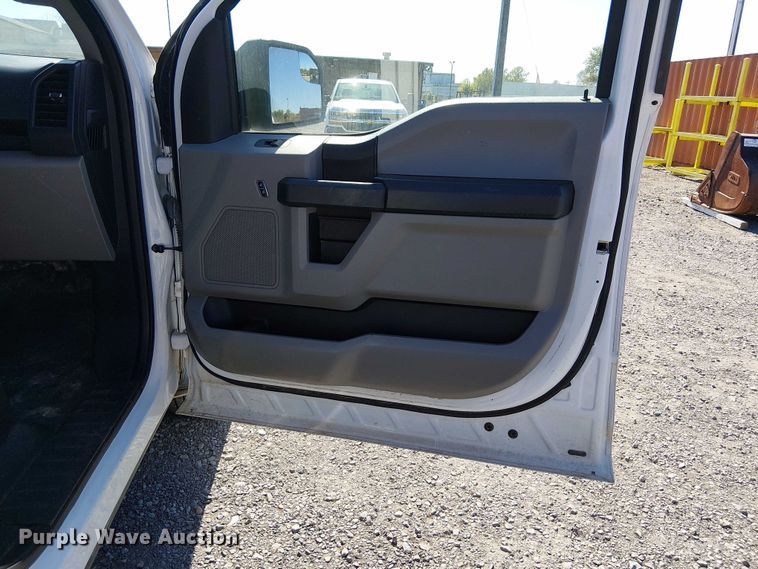 image for item DJ7889 2019 Ford F150 pickup truck