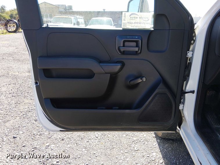 image for item DJ7890 2018 Chevrolet Silverado 1500 pickup truck