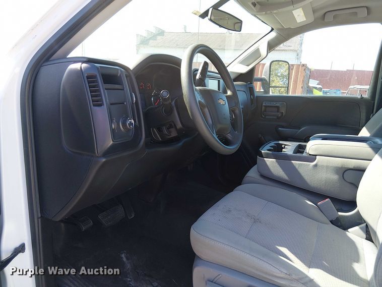 image for item DJ7890 2018 Chevrolet Silverado 1500 pickup truck