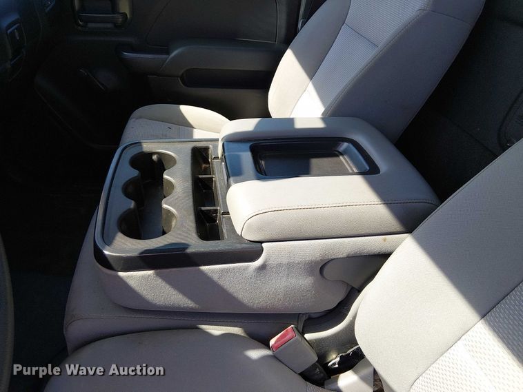 image for item DJ7890 2018 Chevrolet Silverado 1500 pickup truck