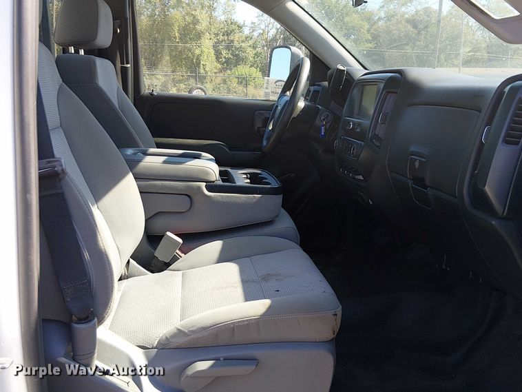 image for item DJ7890 2018 Chevrolet Silverado 1500 pickup truck