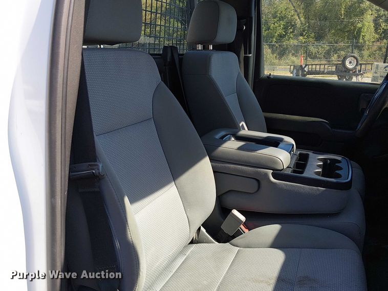 image for item DJ7890 2018 Chevrolet Silverado 1500 pickup truck