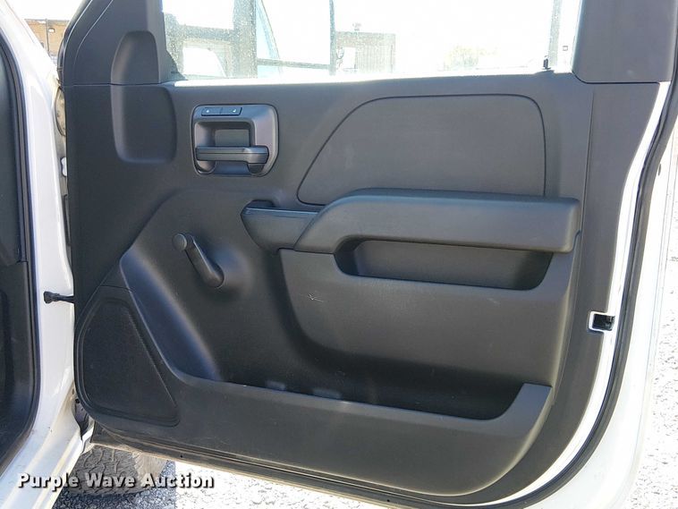 image for item DJ7890 2018 Chevrolet Silverado 1500 pickup truck