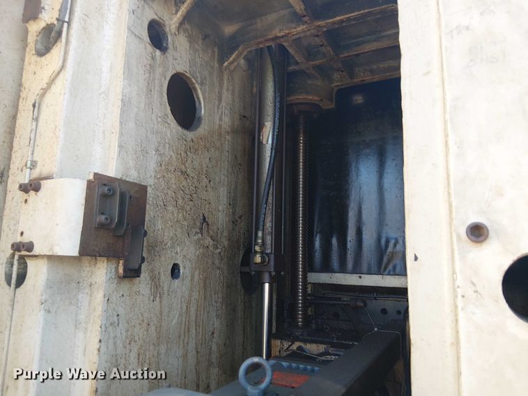 image for item DJ7894 1992 Mitsubishi M-H50C horizontal machining center