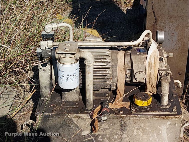 image for item DJ7894 1992 Mitsubishi M-H50C horizontal machining center