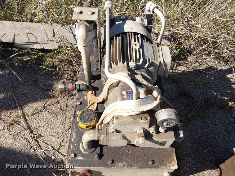 image for item DJ7894 1992 Mitsubishi M-H50C horizontal machining center