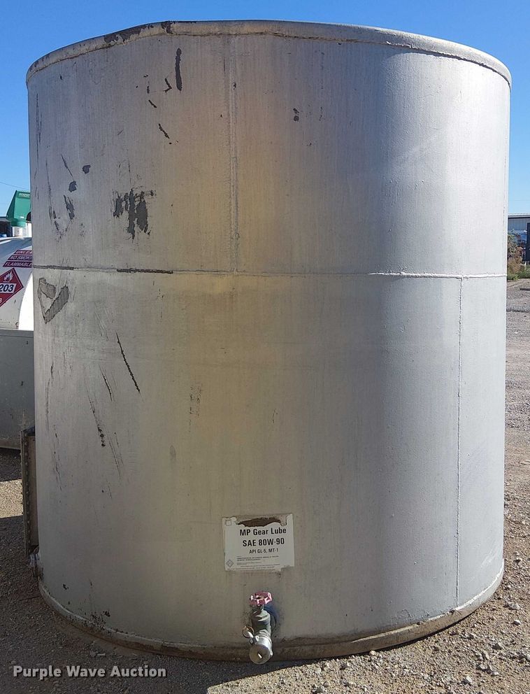 image for item DJ7899 3,000 gallon tank