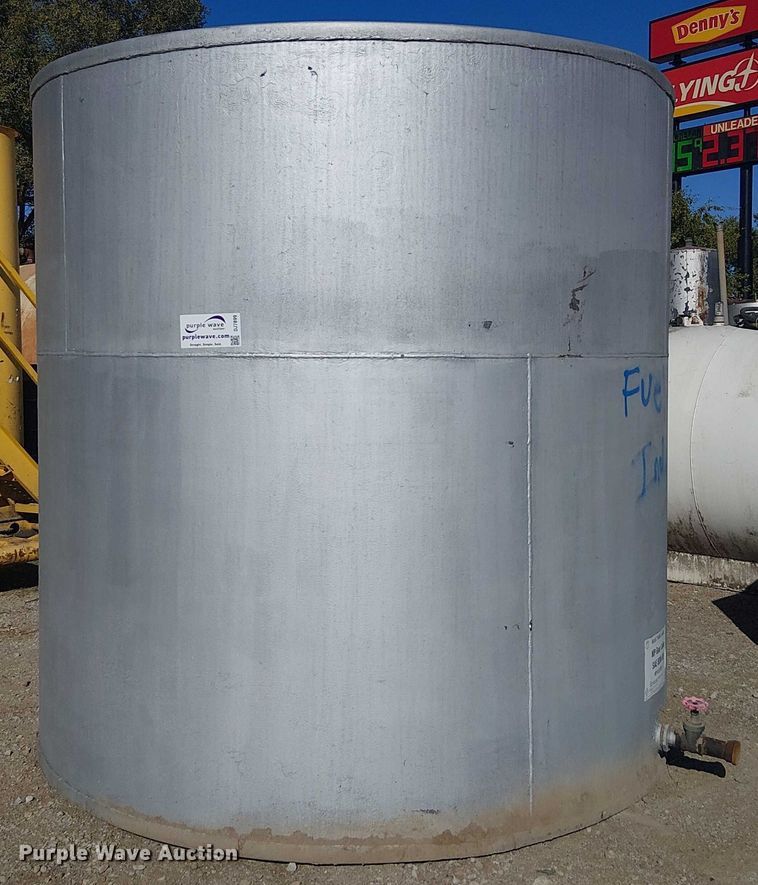 image for item DJ7899 3,000 gallon tank