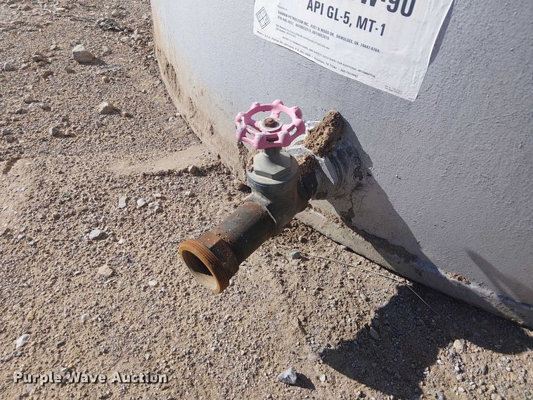 image for item DJ7899 3,000 gallon tank