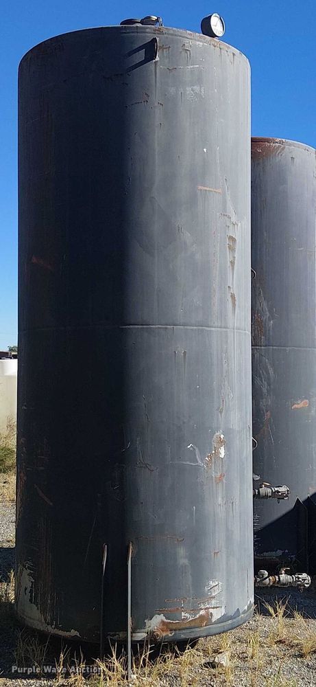 image for item DJ7900 2,500 gallon tank