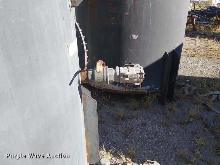 image for item DJ7900 2,500 gallon tank