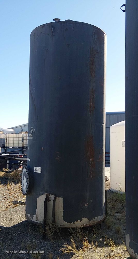 image for item DJ7901 2,500 gallon tank