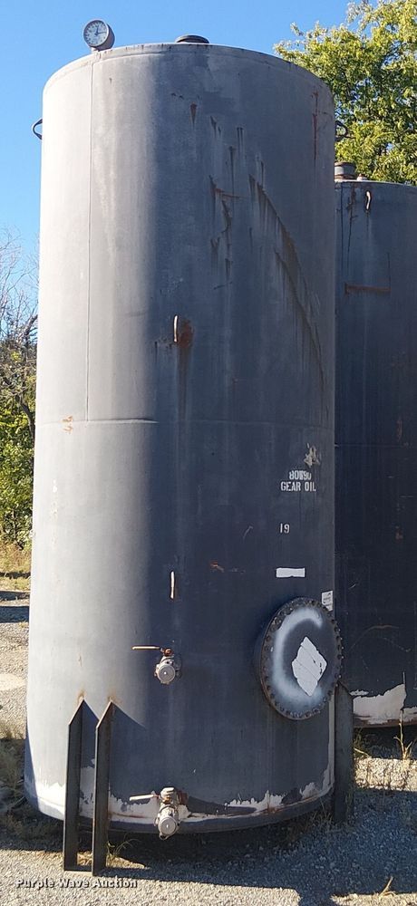 image for item DJ7901 2,500 gallon tank