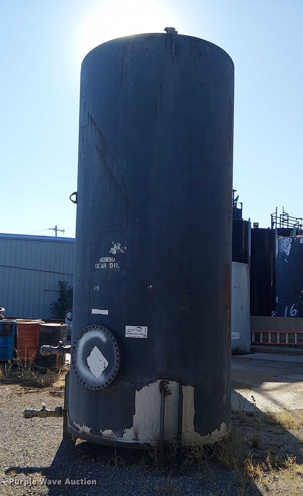 image for item DJ7901 2,500 gallon tank