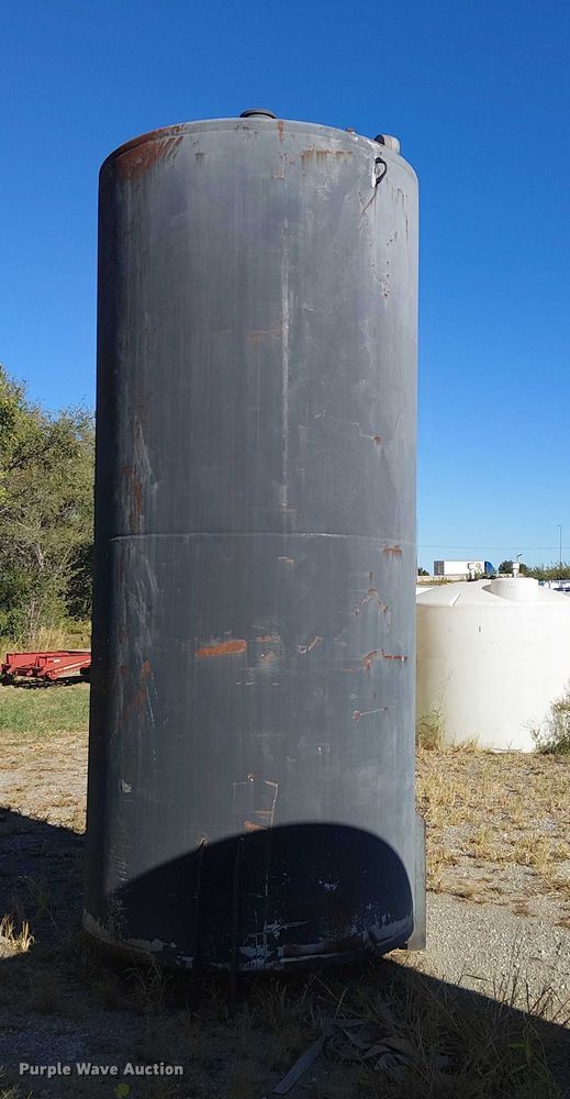 image for item DJ7901 2,500 gallon tank