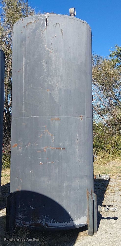 image for item DJ7901 2,500 gallon tank