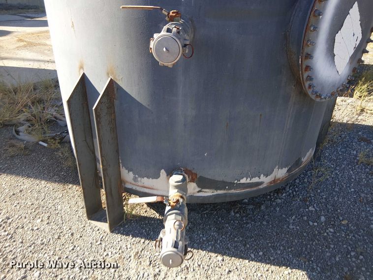 image for item DJ7901 2,500 gallon tank