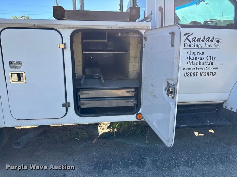 image for item DK0018 2003 GMC C4500 utility / service truck