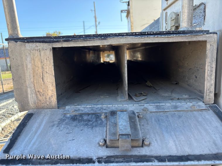 image for item DK0018 2003 GMC C4500 utility / service truck