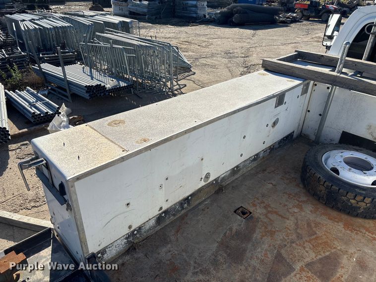 image for item DK0018 2003 GMC C4500 utility / service truck