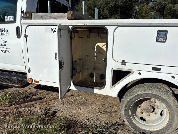 image for item DK0018 2003 GMC C4500 utility / service truck